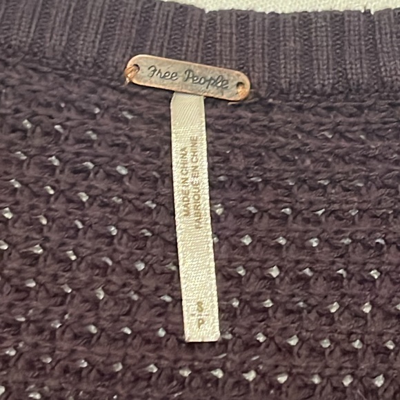 Free People Black Knit Chunky Shoulder Cutout Long Sleeve shirt SMALL - Picture 4 of 4